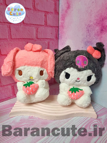 عروسک پولیشی وارداتی 25 سانتی طرح کورومی و ملودی توت فرنگی